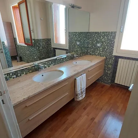 Apartment Le Strelizie